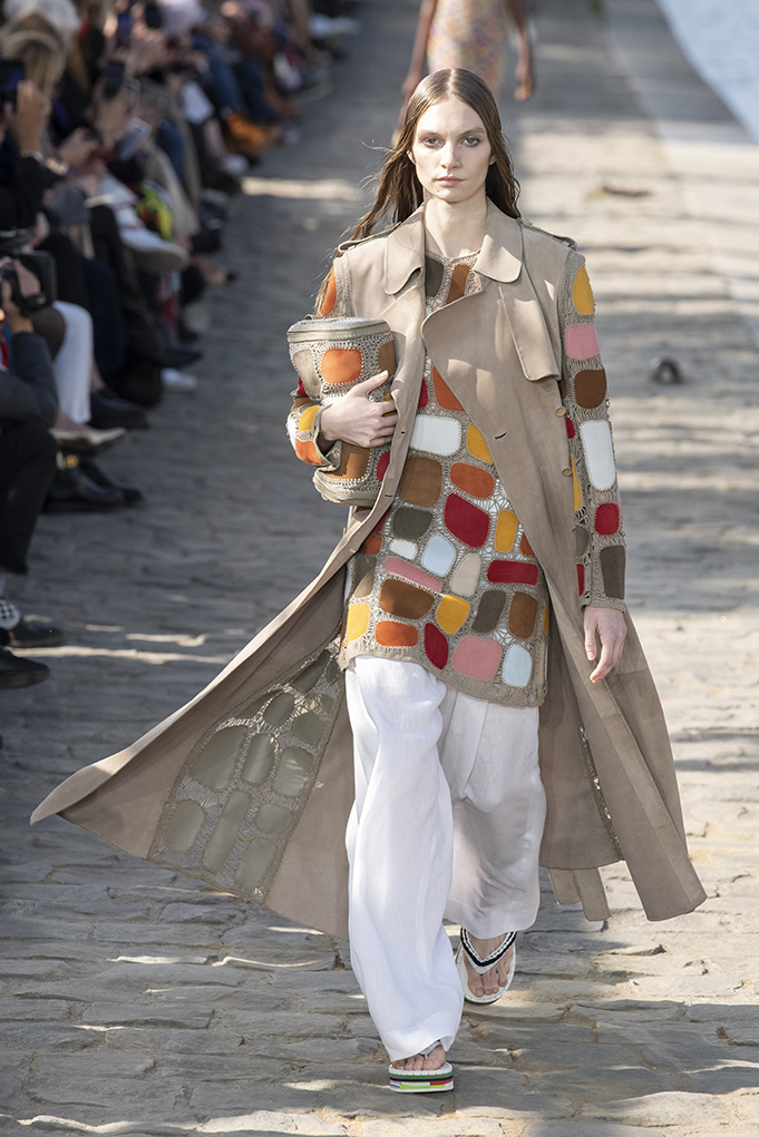 Flip-Flop sandals: Οι cool και κομψοί συνδυασμοί με το shoe trend της άνοιξης-4