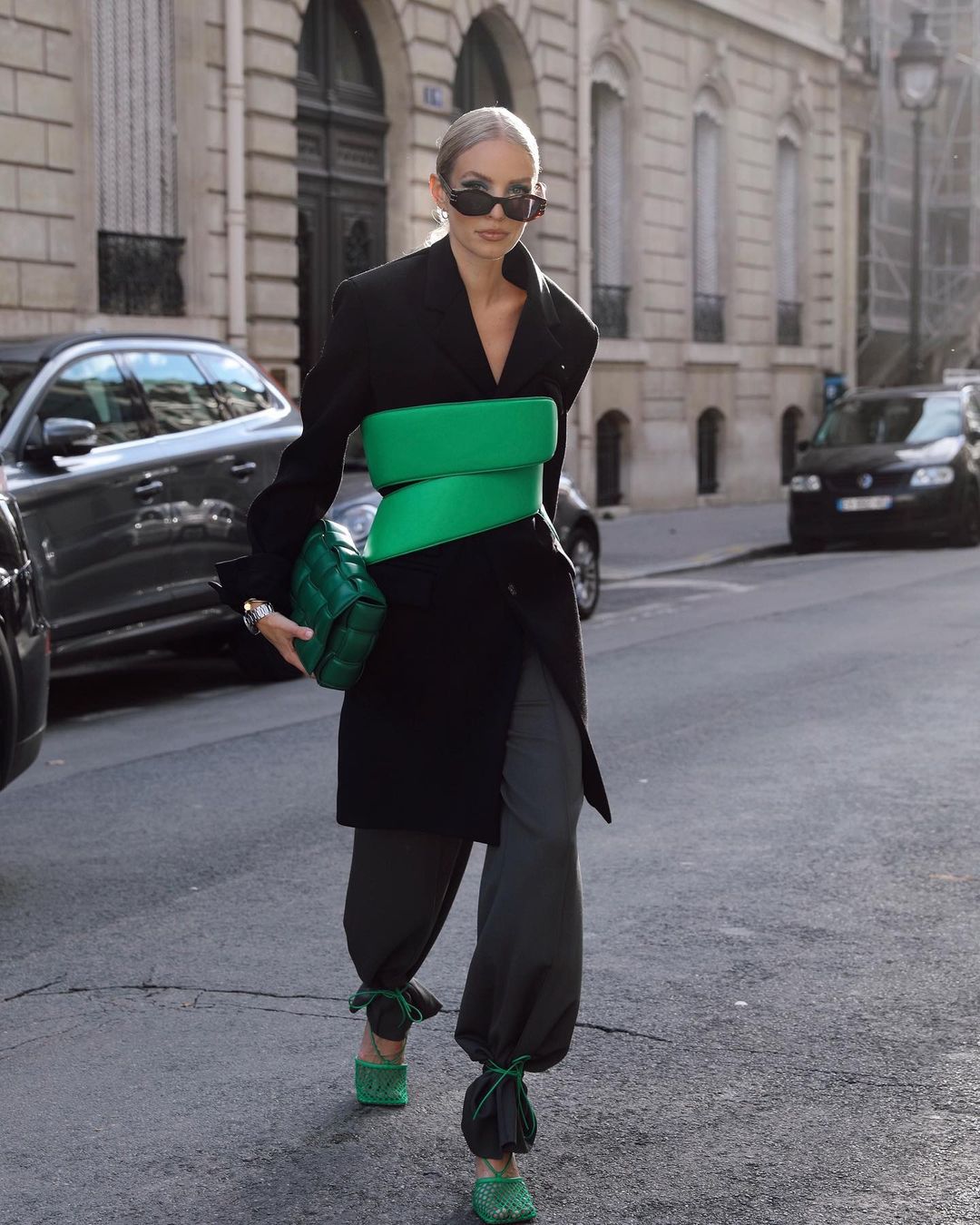 Soft pants: Το street style μας δείχνει πώς να φορέσουμε το πιο flexible παντελόνι-9