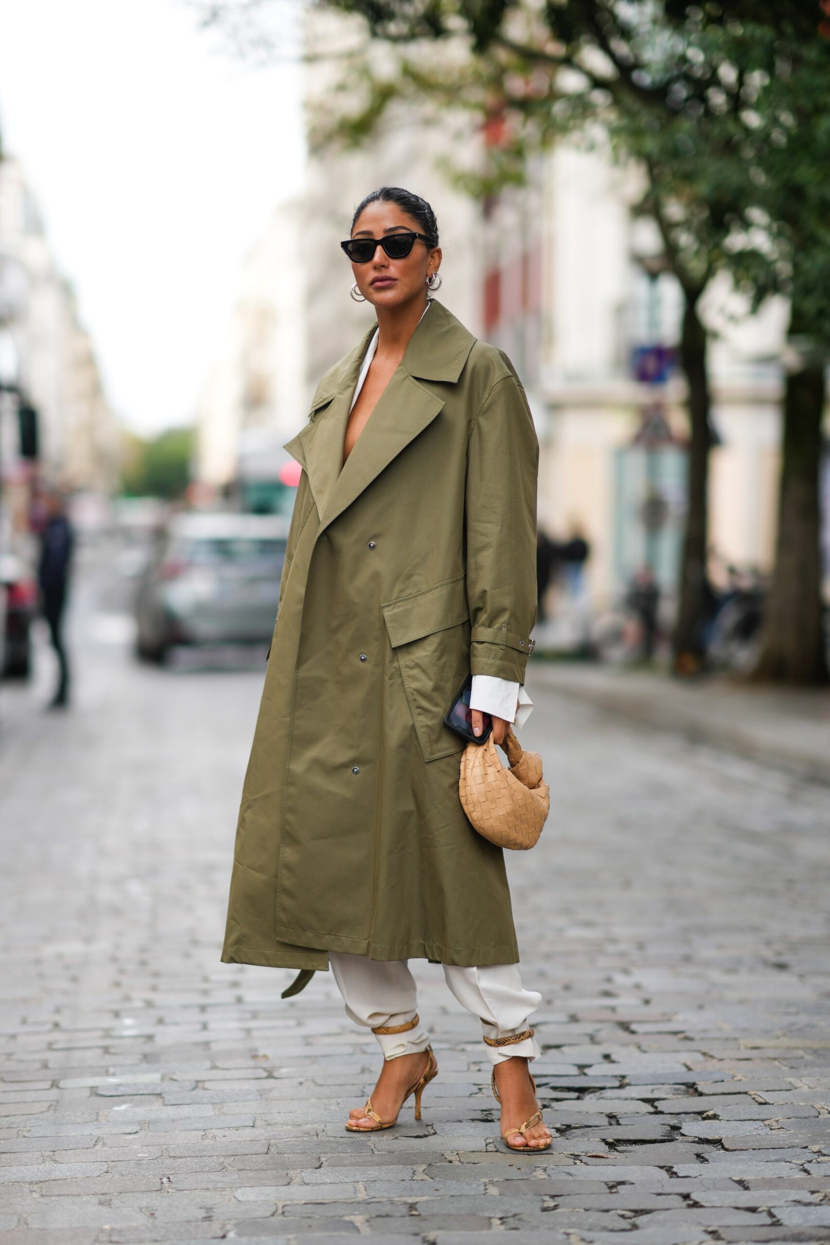 Soft pants: Το street style μας δείχνει πώς να φορέσουμε το πιο flexible παντελόνι-3