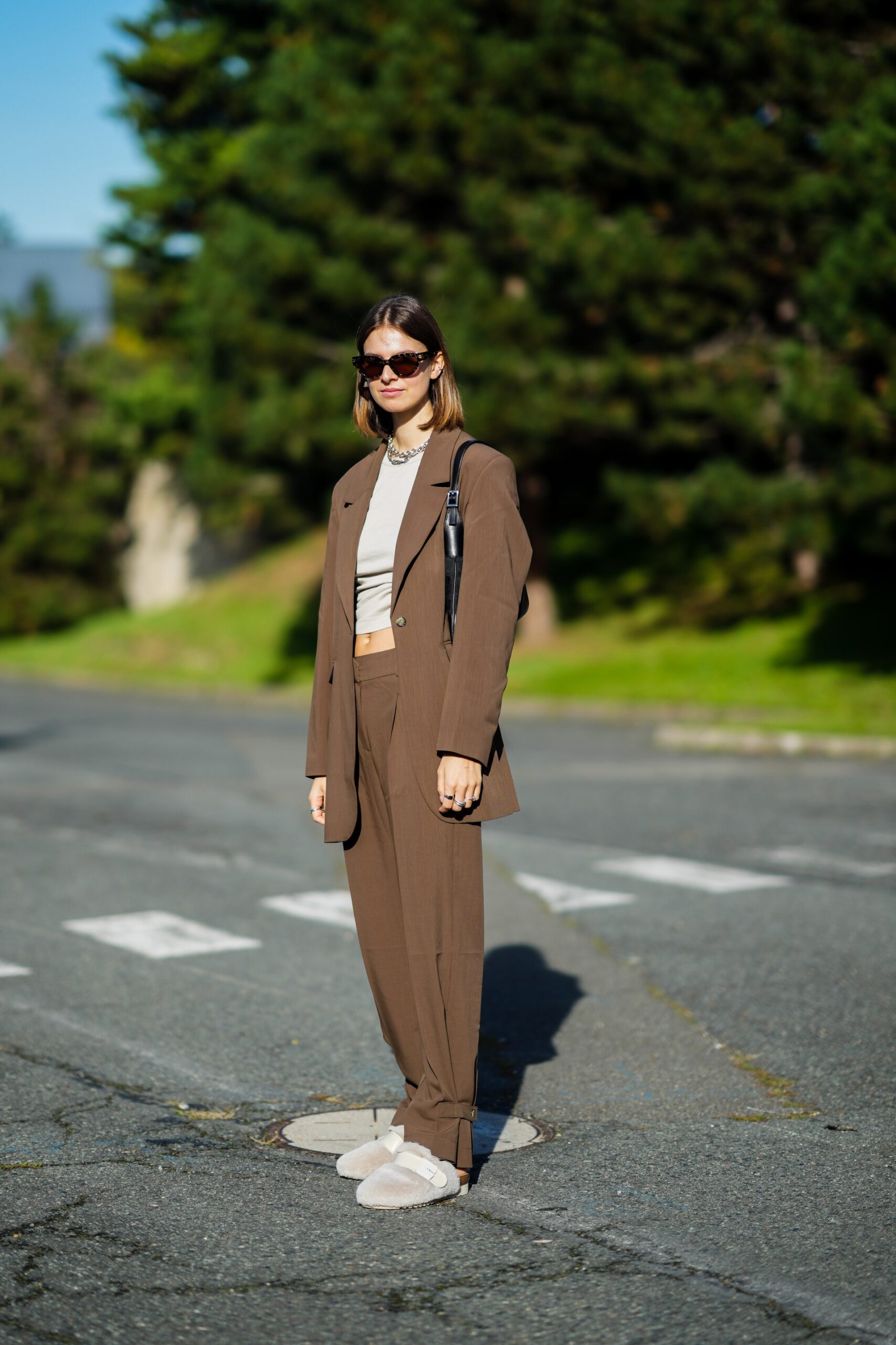 Soft pants: Το street style μας δείχνει πώς να φορέσουμε το πιο flexible παντελόνι-4