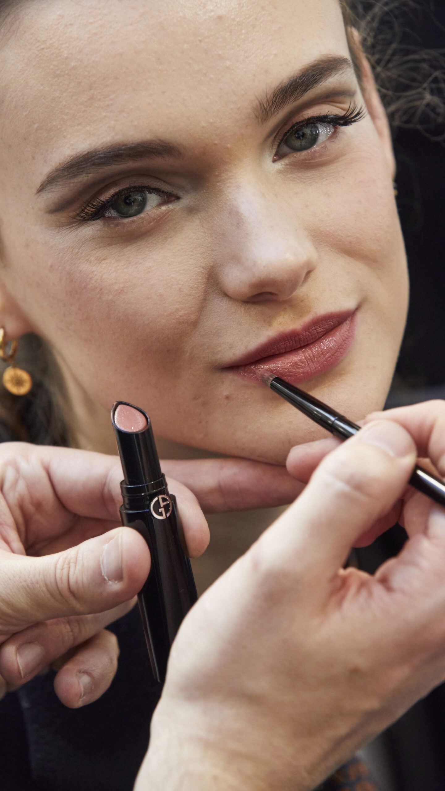 Armani FW22: Τα beauty look του show θυμίζουν Γκρέτα Γκάρμπο-4