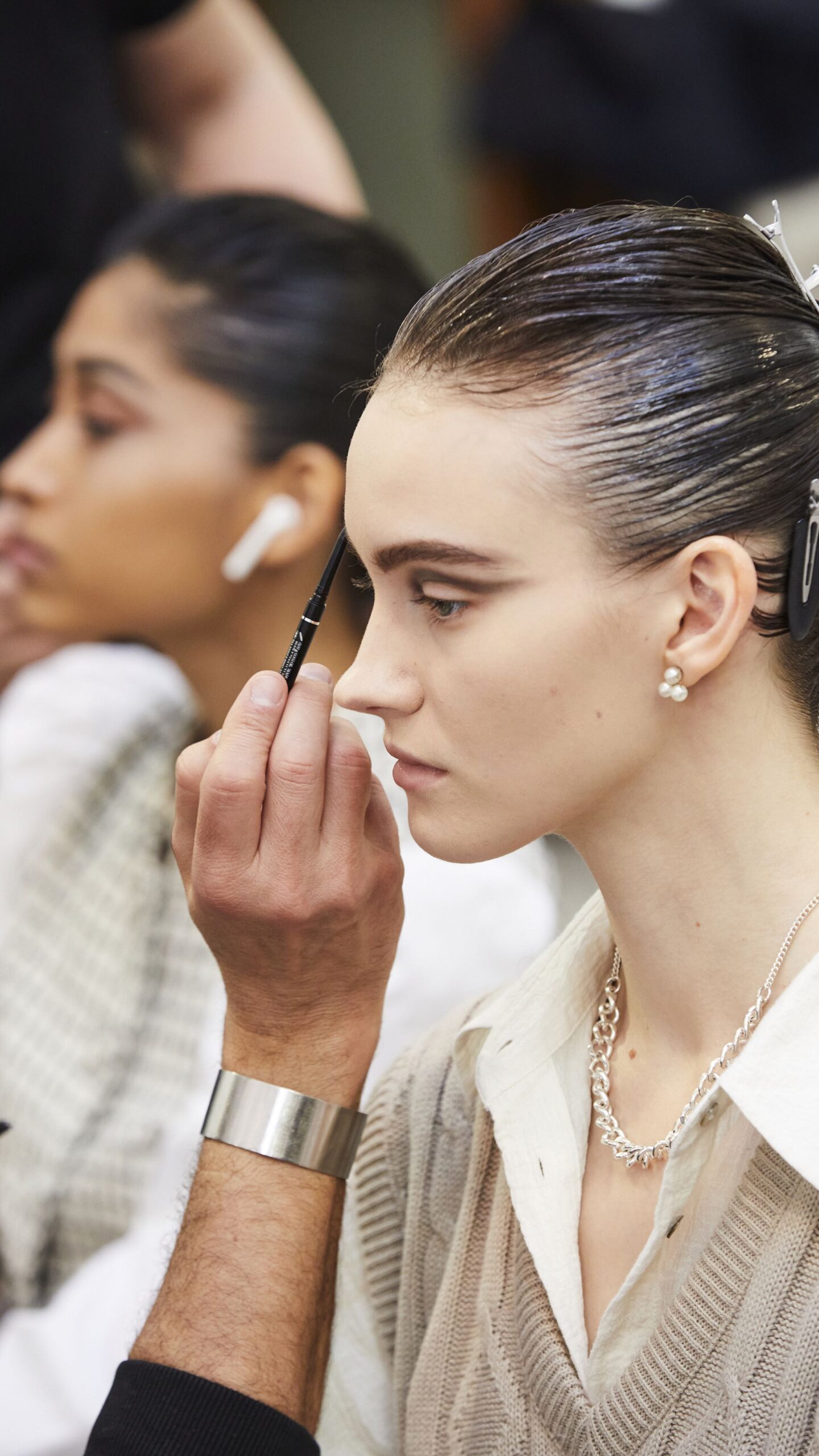 Armani FW22: Τα beauty look του show θυμίζουν Γκρέτα Γκάρμπο-3