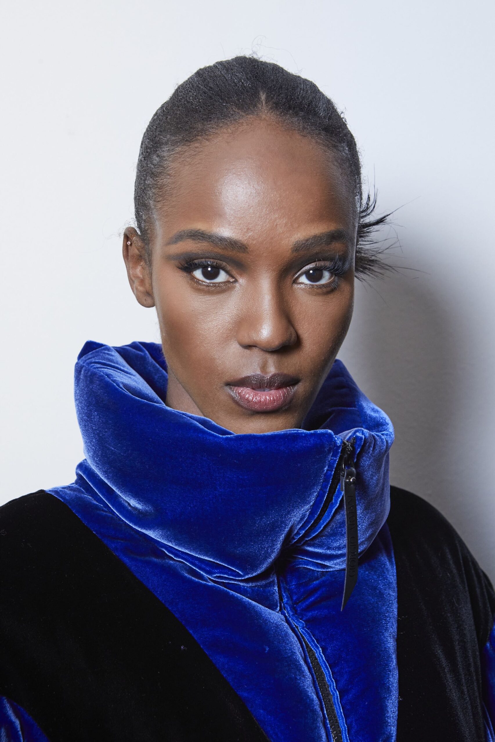 Armani FW22: Τα beauty look του show θυμίζουν Γκρέτα Γκάρμπο-2
