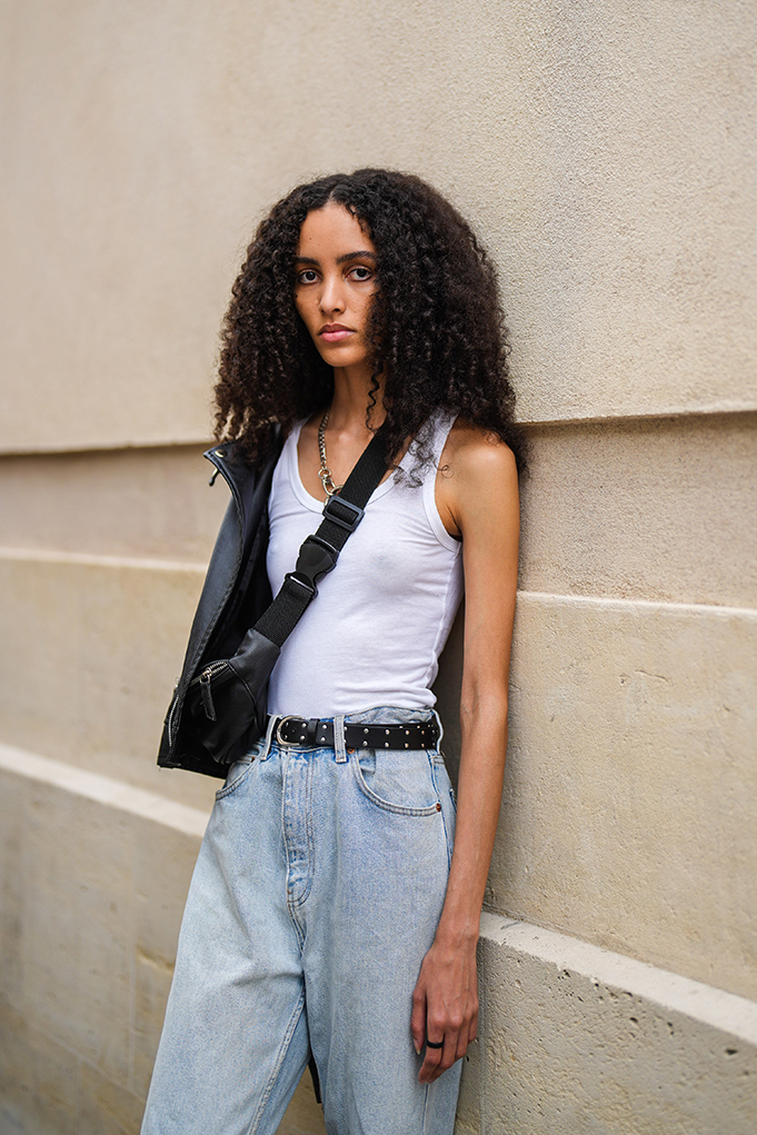 Λευκό tank top: Πώς θα συνδυάσετε την πιο fresh τάση της άνοιξης;-3