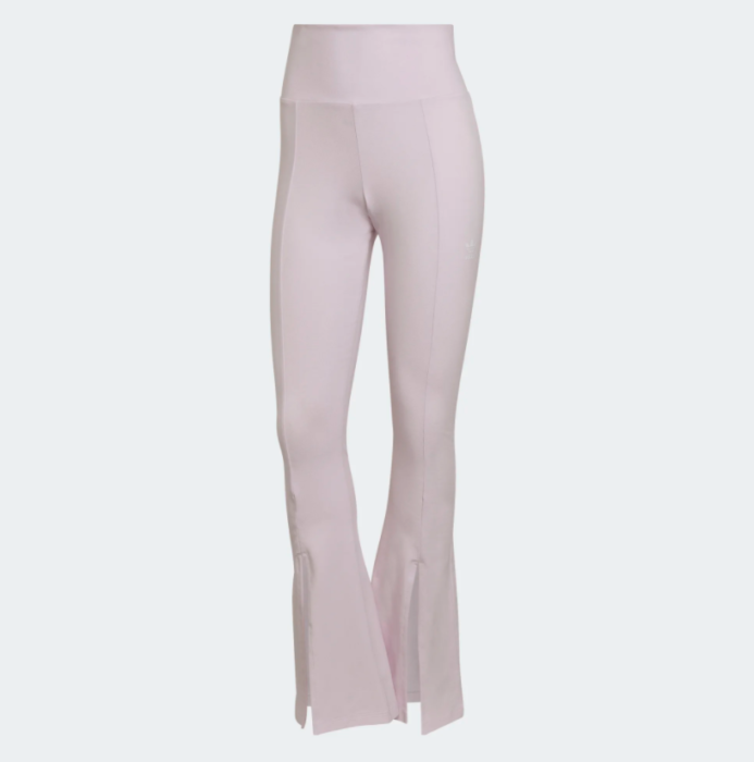 Flared leggings: Το πιο stylish και άνετο παντελόνι της άνοιξης-3