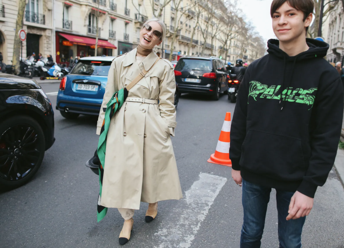 Φουλάρι: 8 so chic τρόποι να το φορέσετε από το street style-6