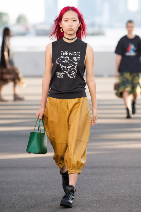 Harem παντελόνια: Το comfy trend της άνοιξης που θα φορέσουμε non-stop-3