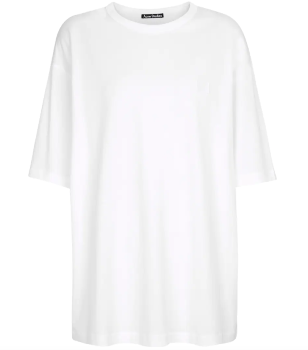 Λευκό T-shirt: Η Vogue προτείνει τα καλύτερα cut για τέλεια εφαρμογή-4
