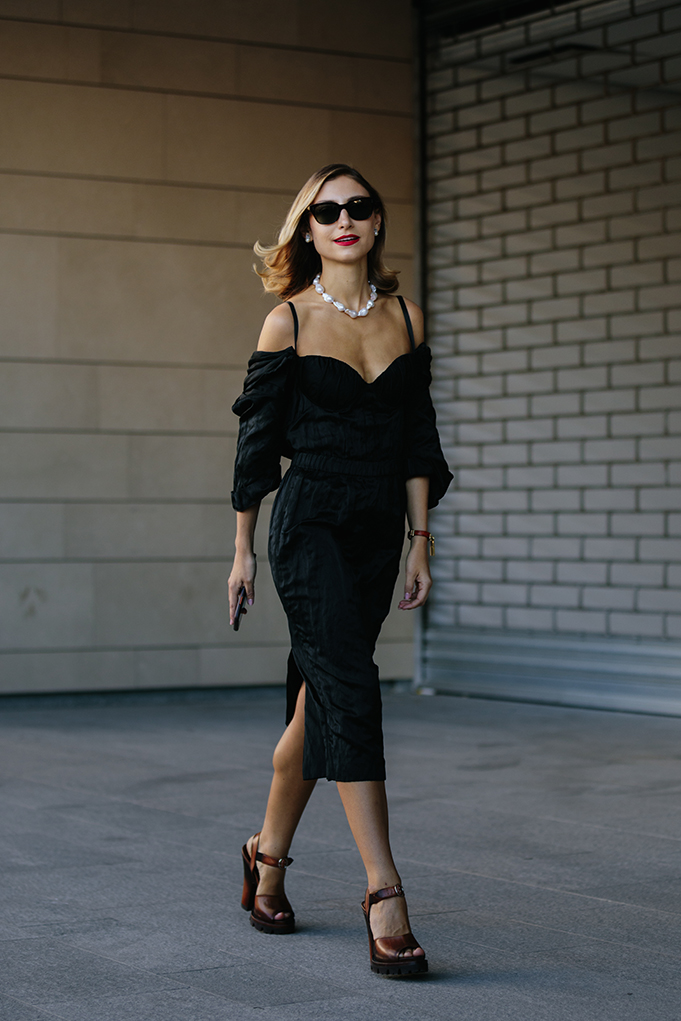 High-heeled πέδιλα: Τα 7 ψηλοτάκουνα που χρειάζεται η ανοιξιάτικη γκαρνταρόμπα-3
