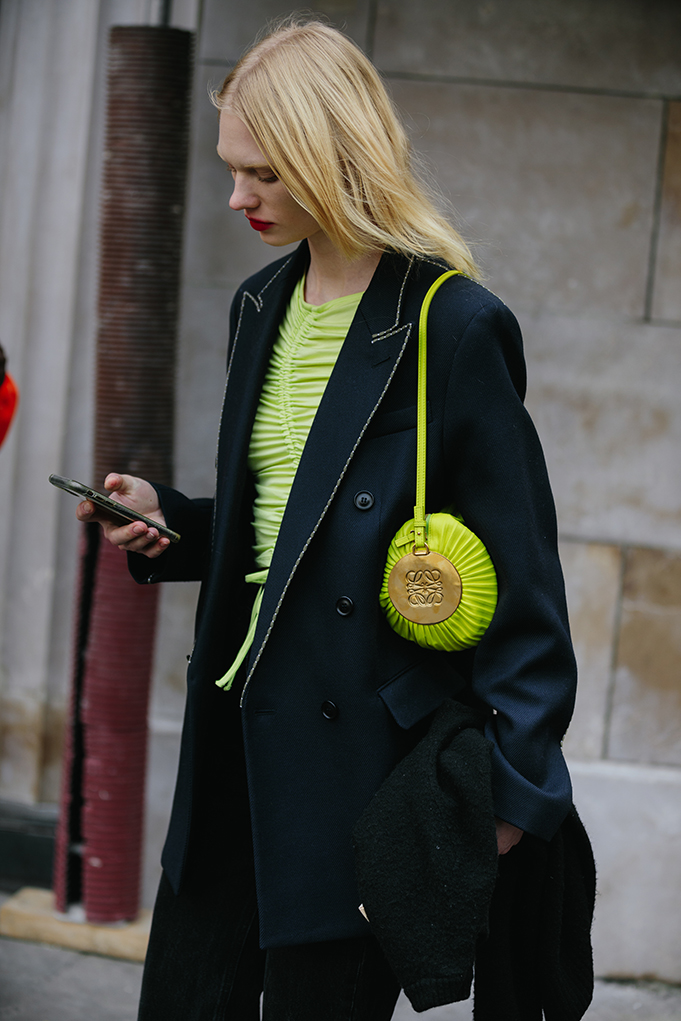 Tσάντες: Οι 8 τάσεις της άνοιξης από το street style-7