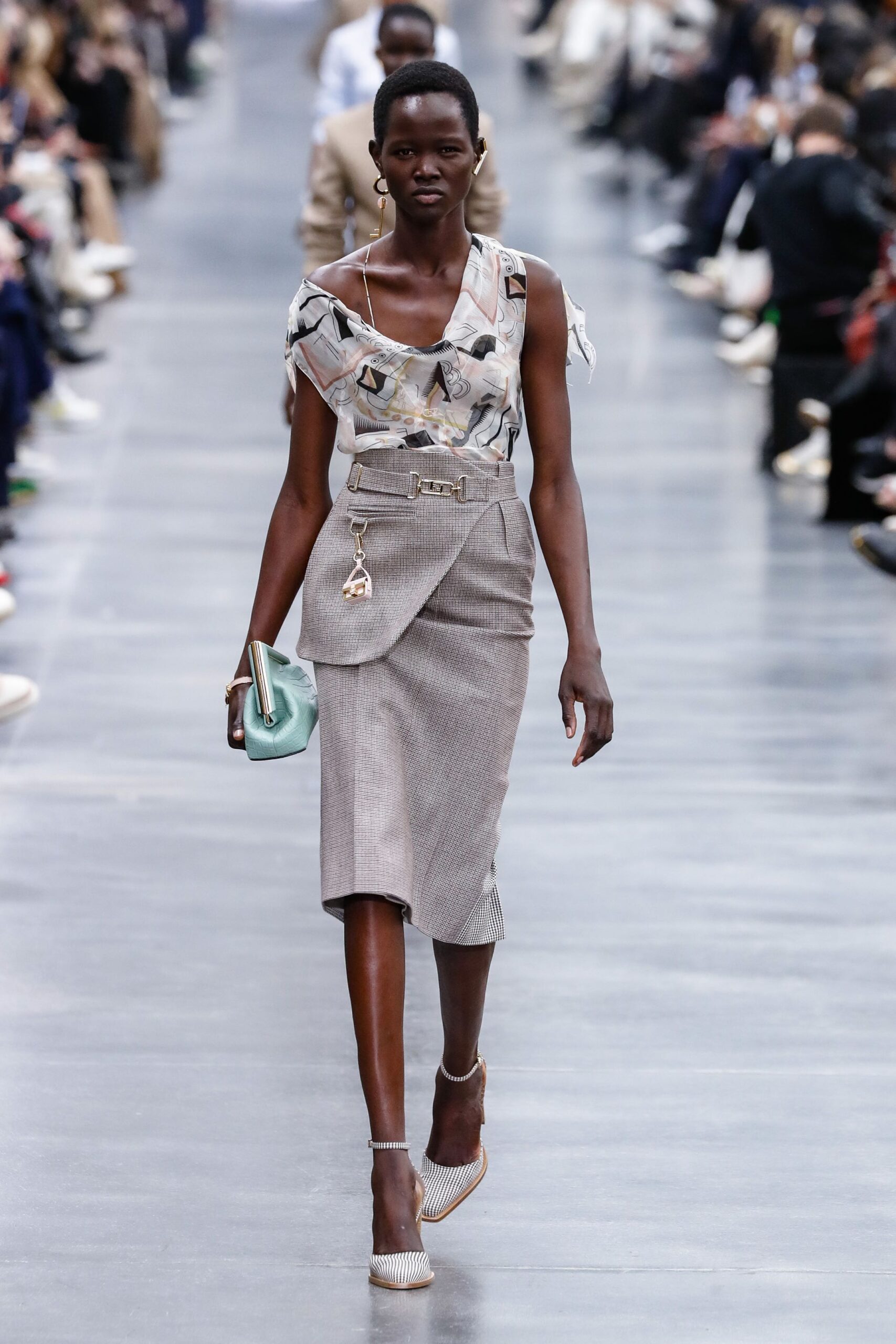 Office skirt: Από το business στο casual στυλ-4