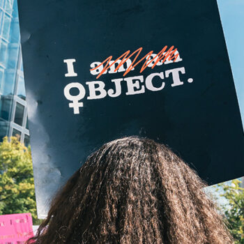 the-x-file-κορίτσια-στο-χακί-πώς-απεικονίζοντ-214056