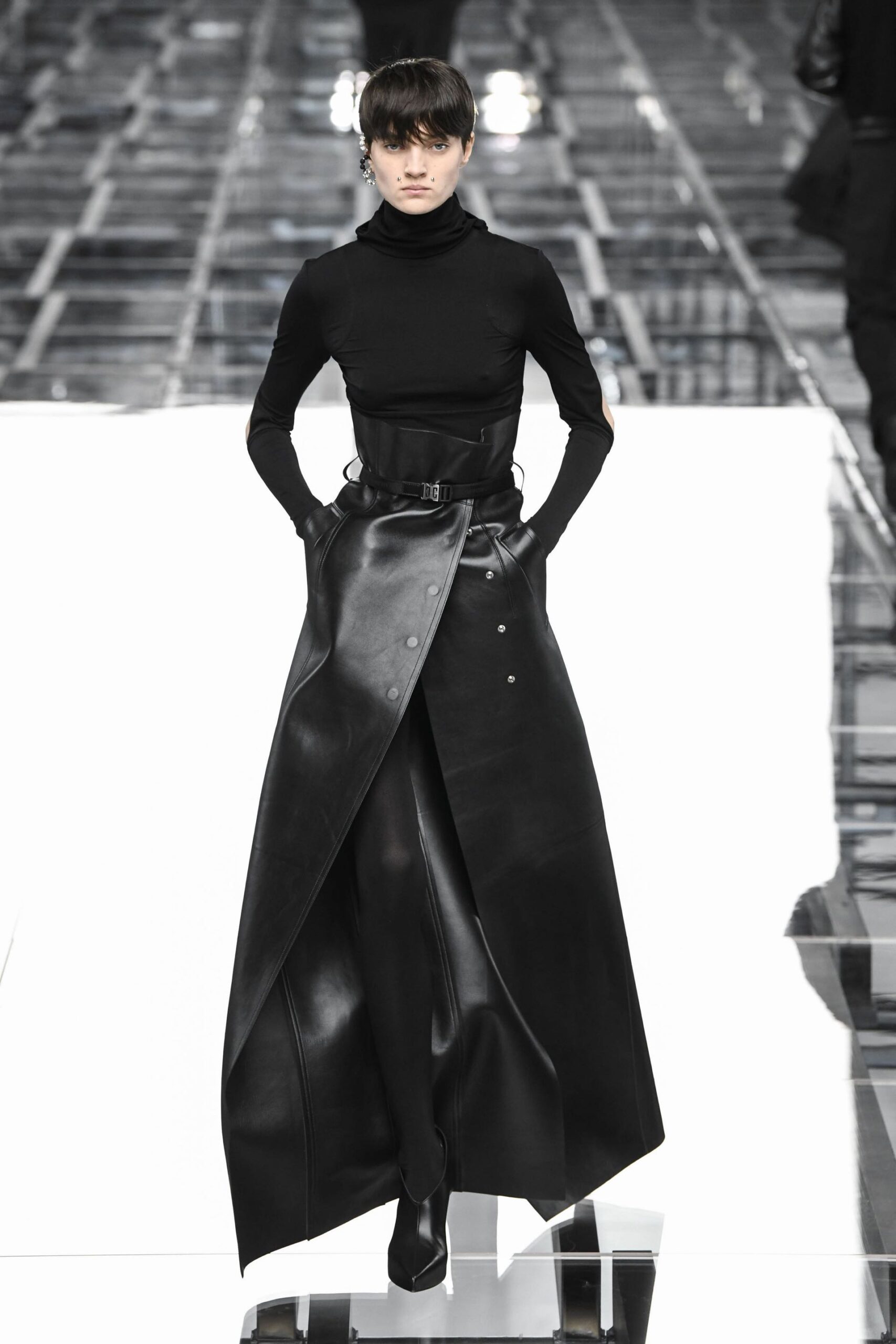 Slit skirt: Αυτές είναι οι πιο σέξι μίντι φούστες της σεζόν-3