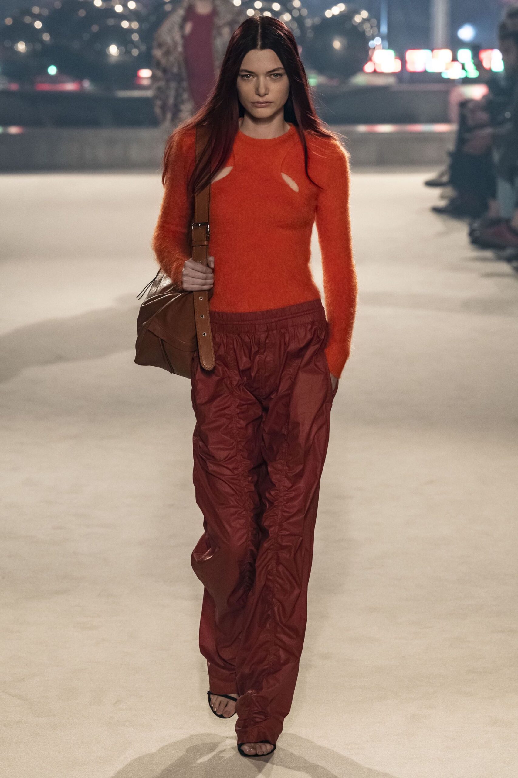 Jumpsuit με πουλόβερ: Η Isabel Marant προτείνει το top ανοιξιάτικο look-3