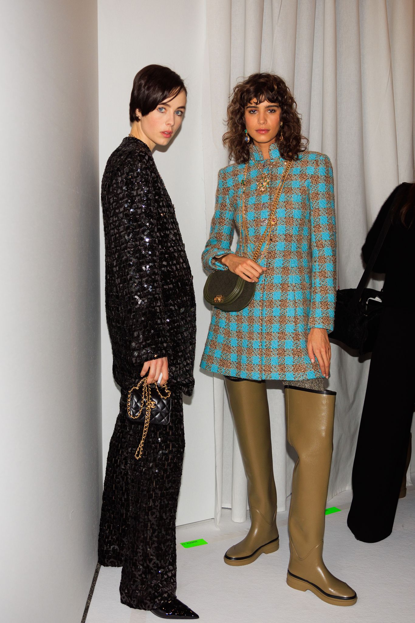 Chanel AW22: Tweed και rain boots είναι οι τάσεις του χειμώνα-12