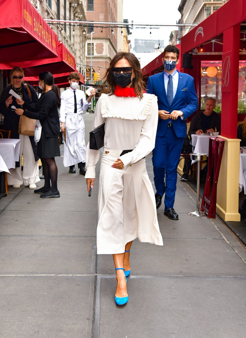 Victoria Beckham: 9 χρωματιστά outfit που αποδεικνύουν την αλλαγή στο στιλ της-4