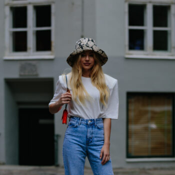 8-easy-to-style-εμφανίσεις-με-τζιν-για-την-μεταβατ-220836