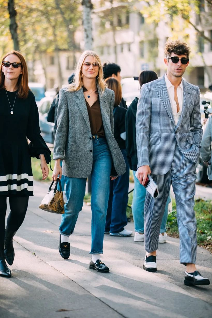 7 εμφανίσεις με loafers για να τα φορέσετε και την άνοιξη-6