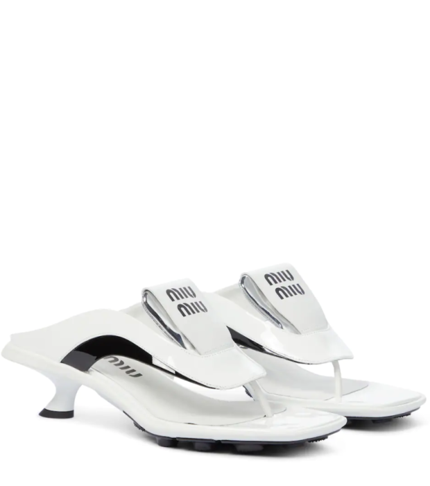 Thong sandals: Όλες οι τάσεις και τα σχέδια που θα αποκτήσουμε πριν το καλοκαίρι-6