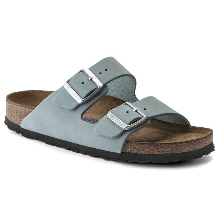 9 άνετα slides για τα comfy chic looks του καλοκαιριού-7