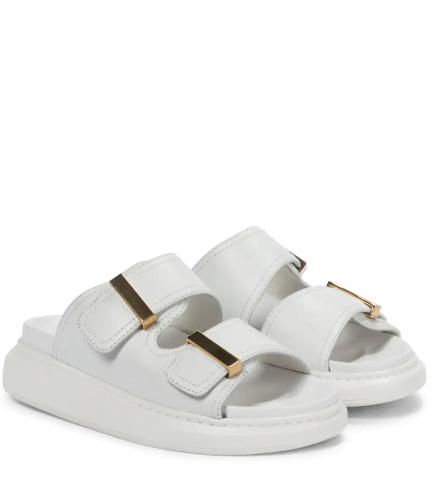 9 άνετα slides για τα comfy chic looks του καλοκαιριού-8