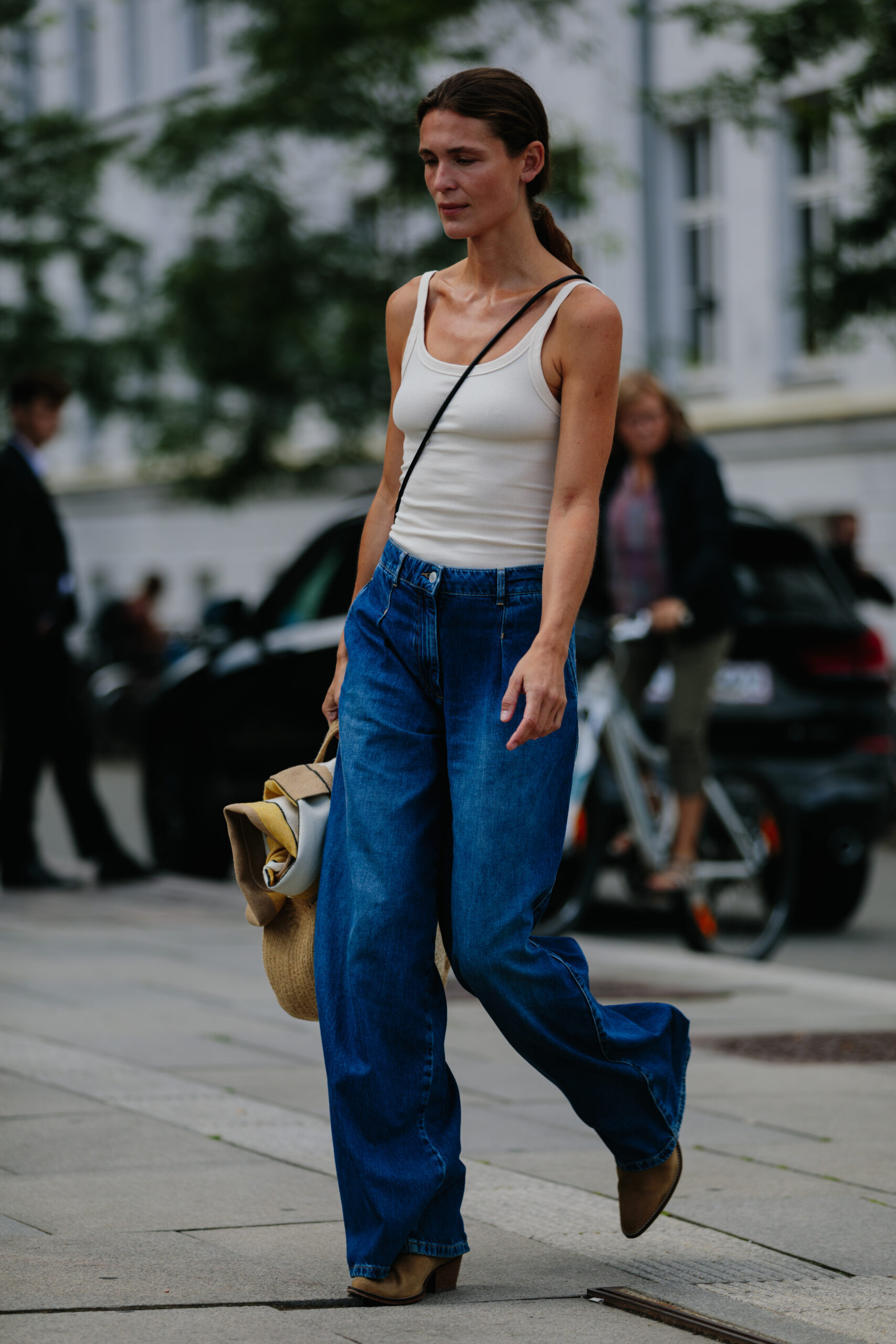 Tank top: 8 εμφανίσεις θα σας πείσουν να φορέσετε το καλοκαιρινό basic-5