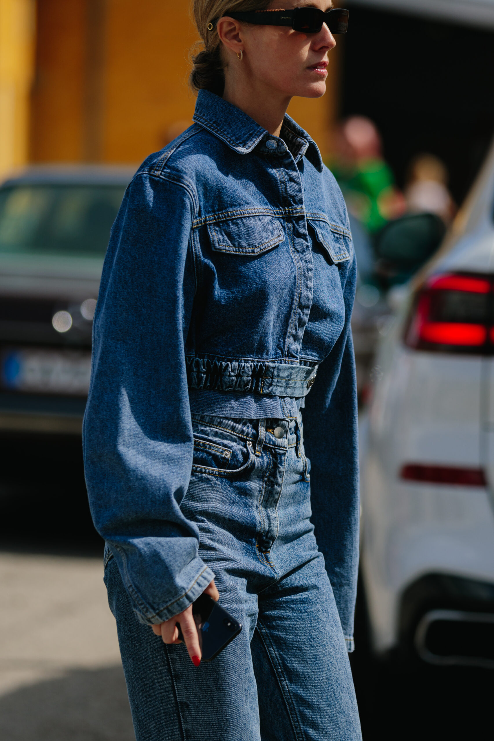 8 easy-to-style εμφανίσεις με τζιν για την μεταβατική περίοδο-2