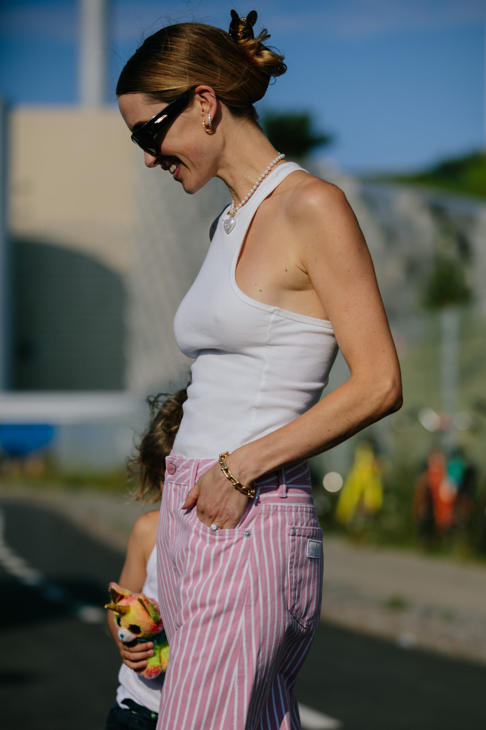 Tank top: 8 εμφανίσεις θα σας πείσουν να φορέσετε το καλοκαιρινό basic-2