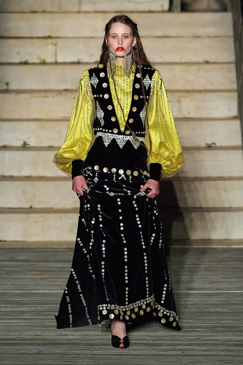 Όλα όσα πρέπει να ξέρετε για το Gucci Cosmogonie show-18