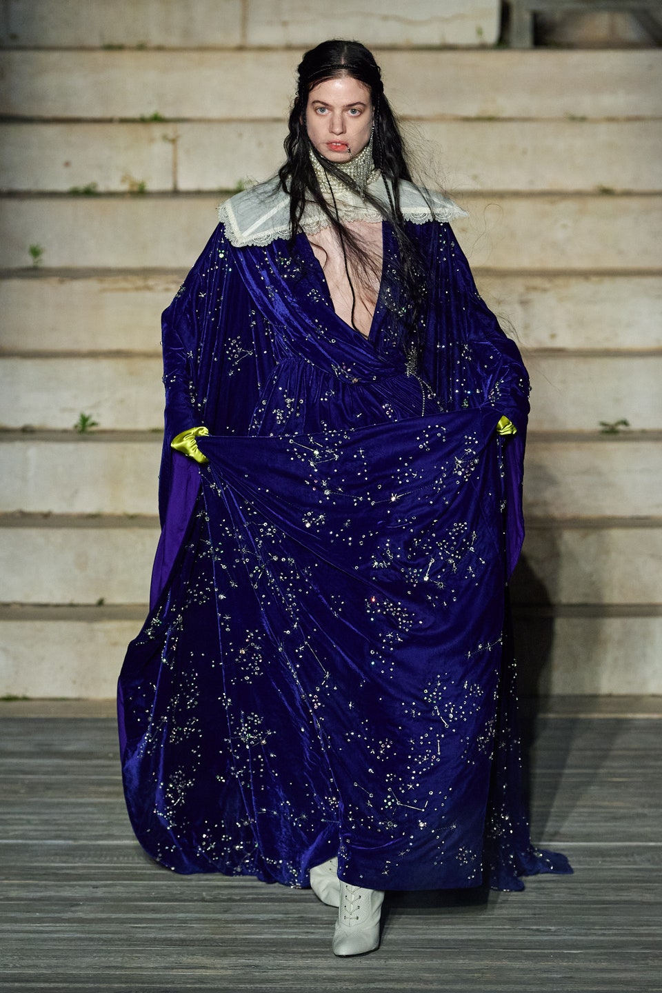 Όλα όσα πρέπει να ξέρετε για το Gucci Cosmogonie show-10