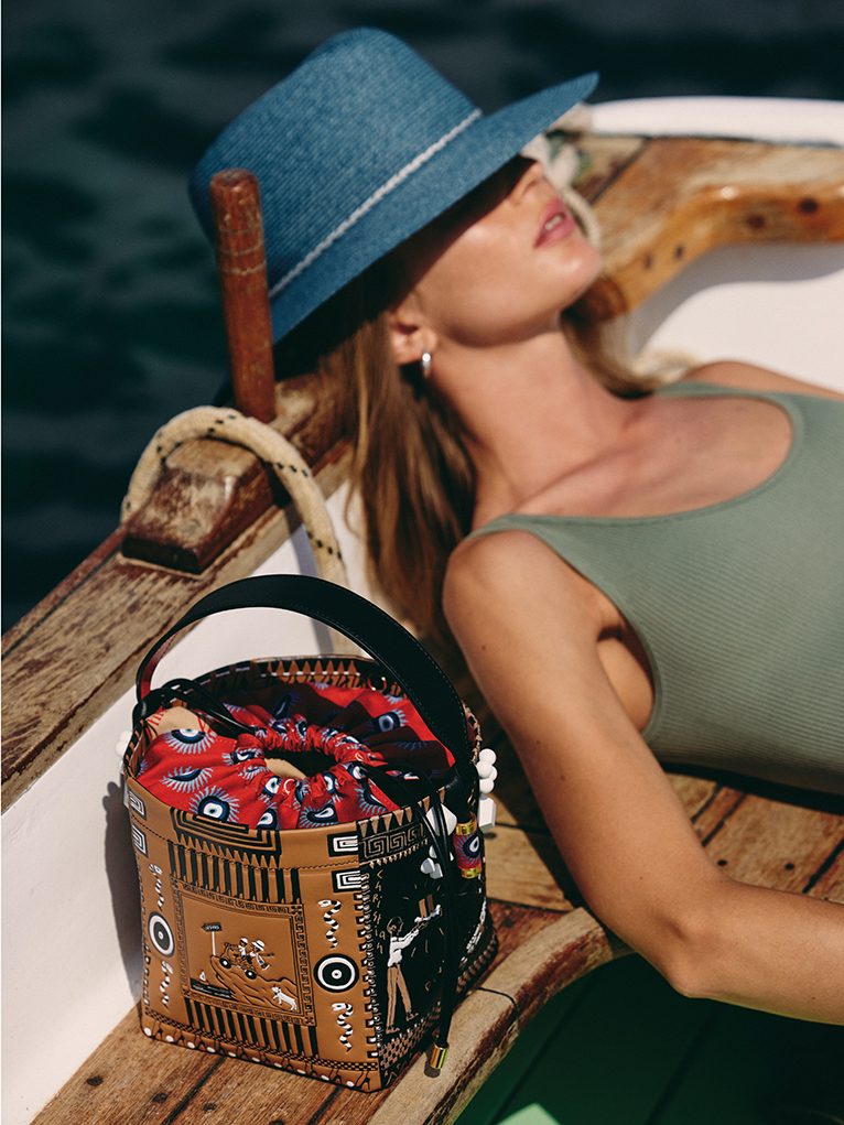Greekaba: Ο Christian Louboutin και ο Κωνσταντίνος Κακανιάς μιλούν στη Vogue για την συλλογή τους-4