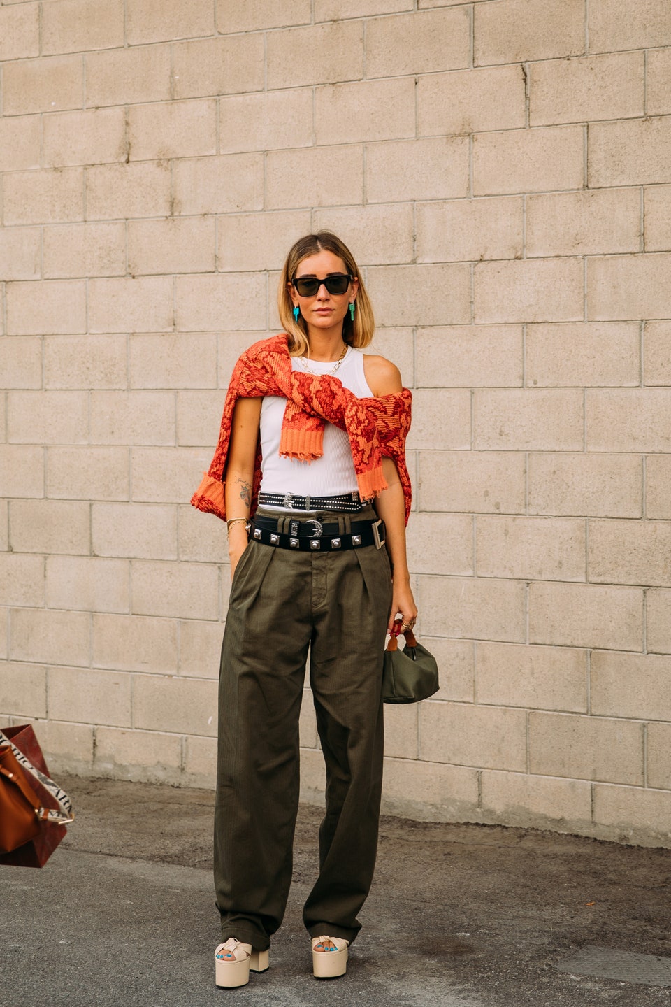 Από το summer black μέχρι το slip φόρεμα: 6 street style θα γίνουν έμπνευση για τα everyday looks-11