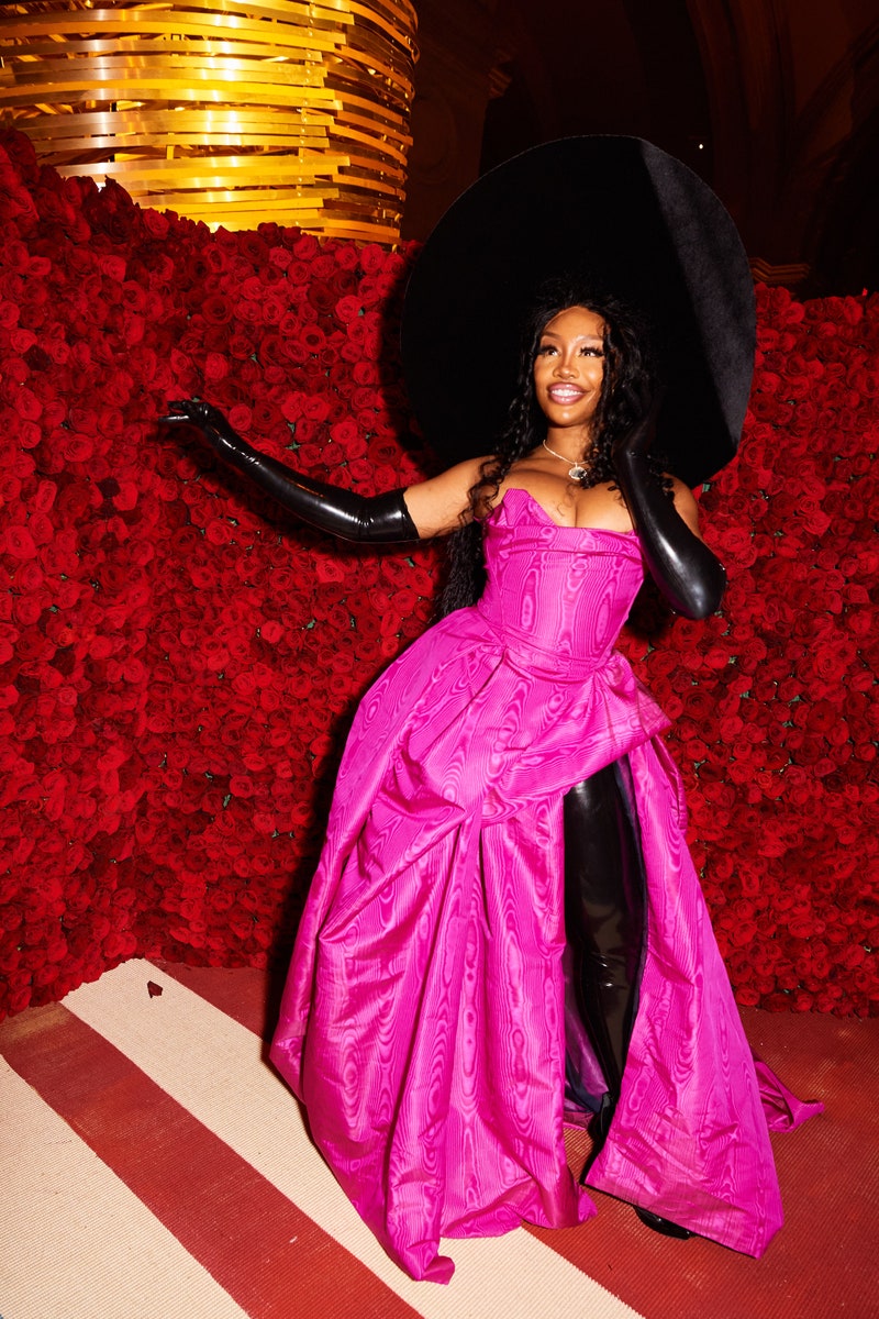 Οι αποκλειστικές φωτογραφίες της Vogue μέσα από το Met Gala 2022-35