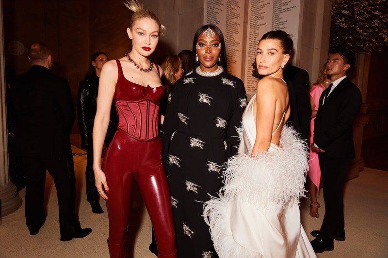Οι αποκλειστικές φωτογραφίες της Vogue μέσα από το Met Gala 2022-36