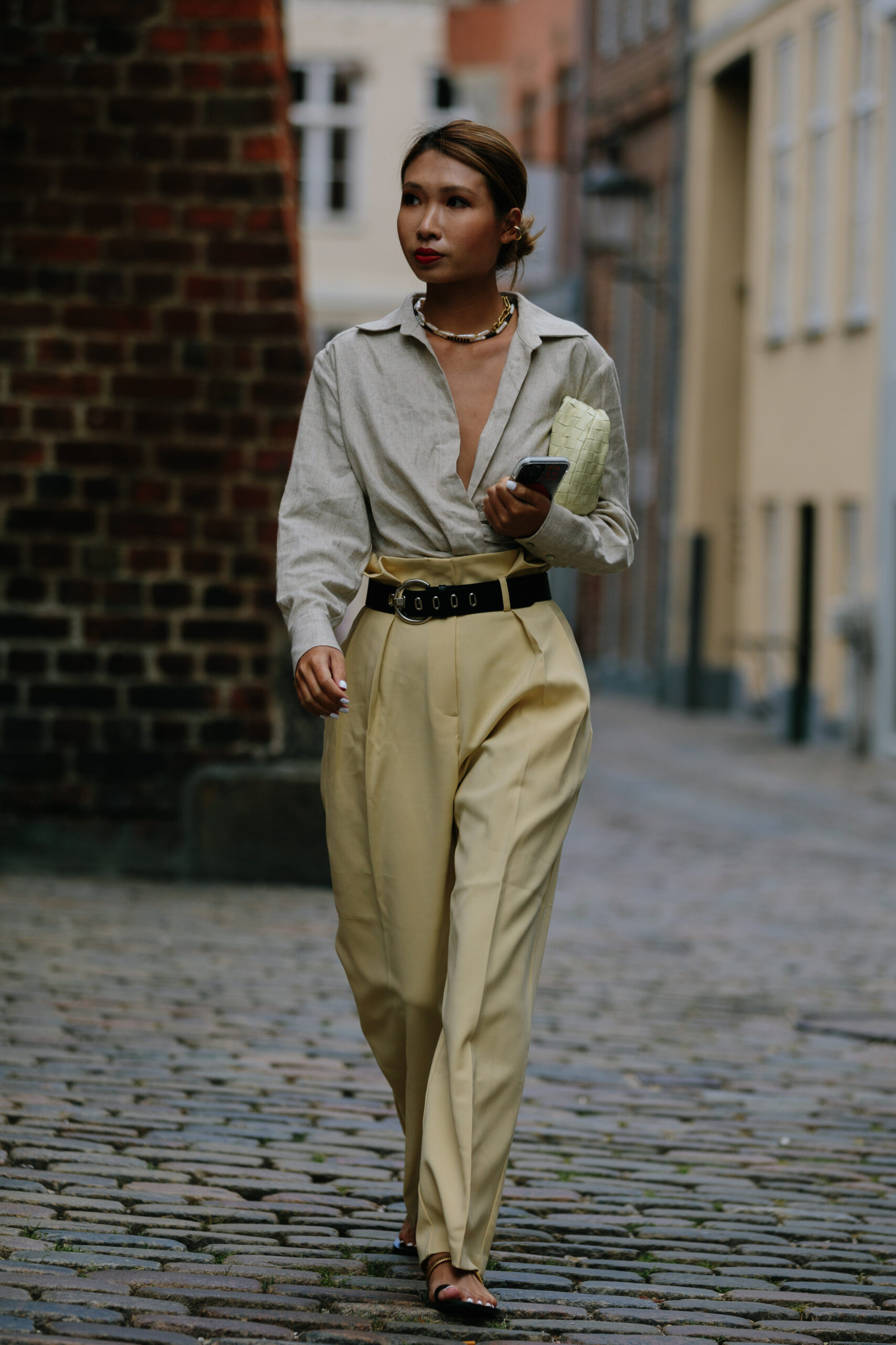 Μίνιμαλ chic: Τα 9 street trends για να το υιοθετήσετε και το καλοκαίρι-6