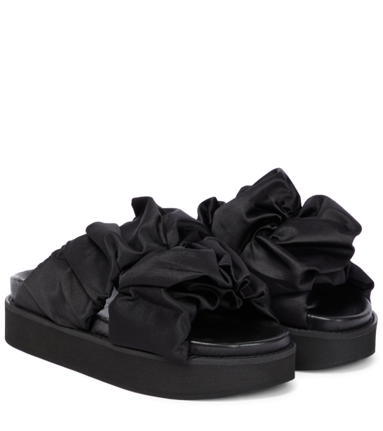 Chunky sandals: Τα σχέδια που επιβεβαιώνουν πως είναι τάση-3