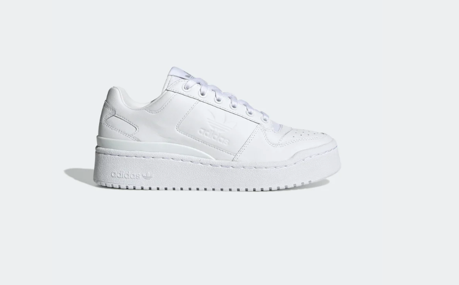 Ούτε ugly, ούτε chunky: Αυτά είναι τα sneaker trends για το καλοκαίρι 2022-2