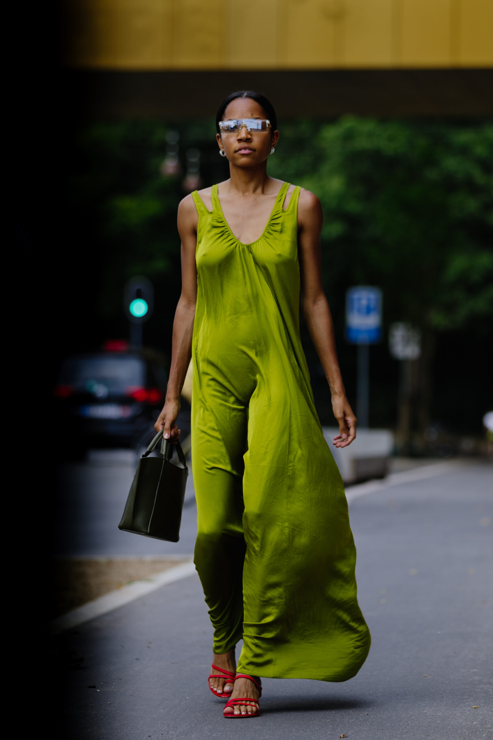 Μίνιμαλ chic: Τα 9 street trends για να το υιοθετήσετε και το καλοκαίρι-8
