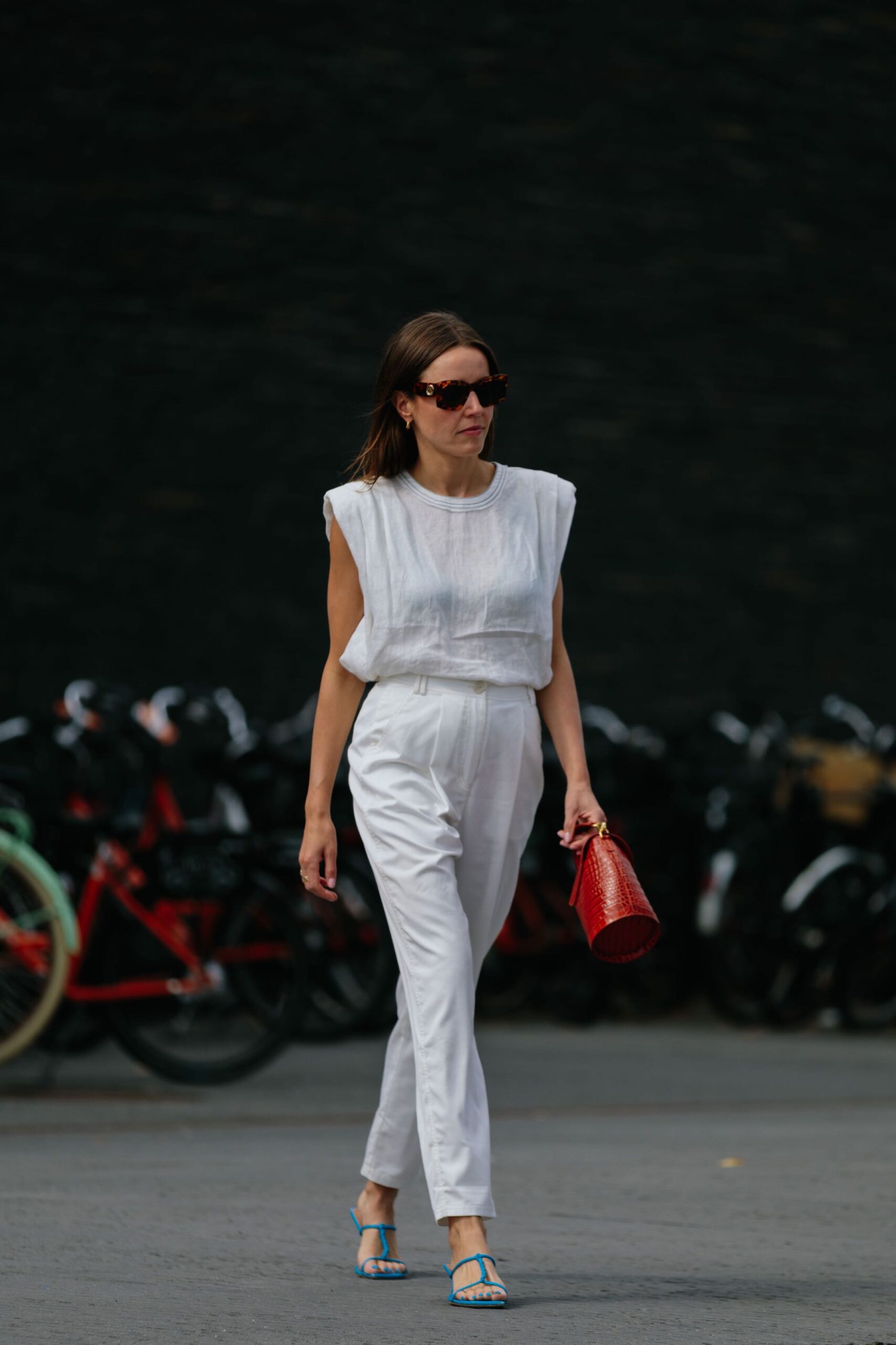 Elegant μπλούζες: Τα trends που ξεχωρίσαμε από το street style-3
