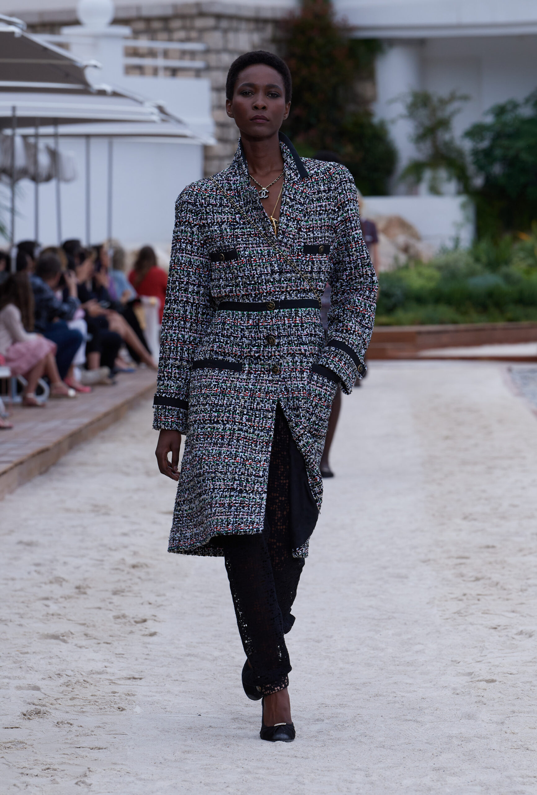 To Chanel Cruise 2022/23 show ήταν Formula 1 inspired-22