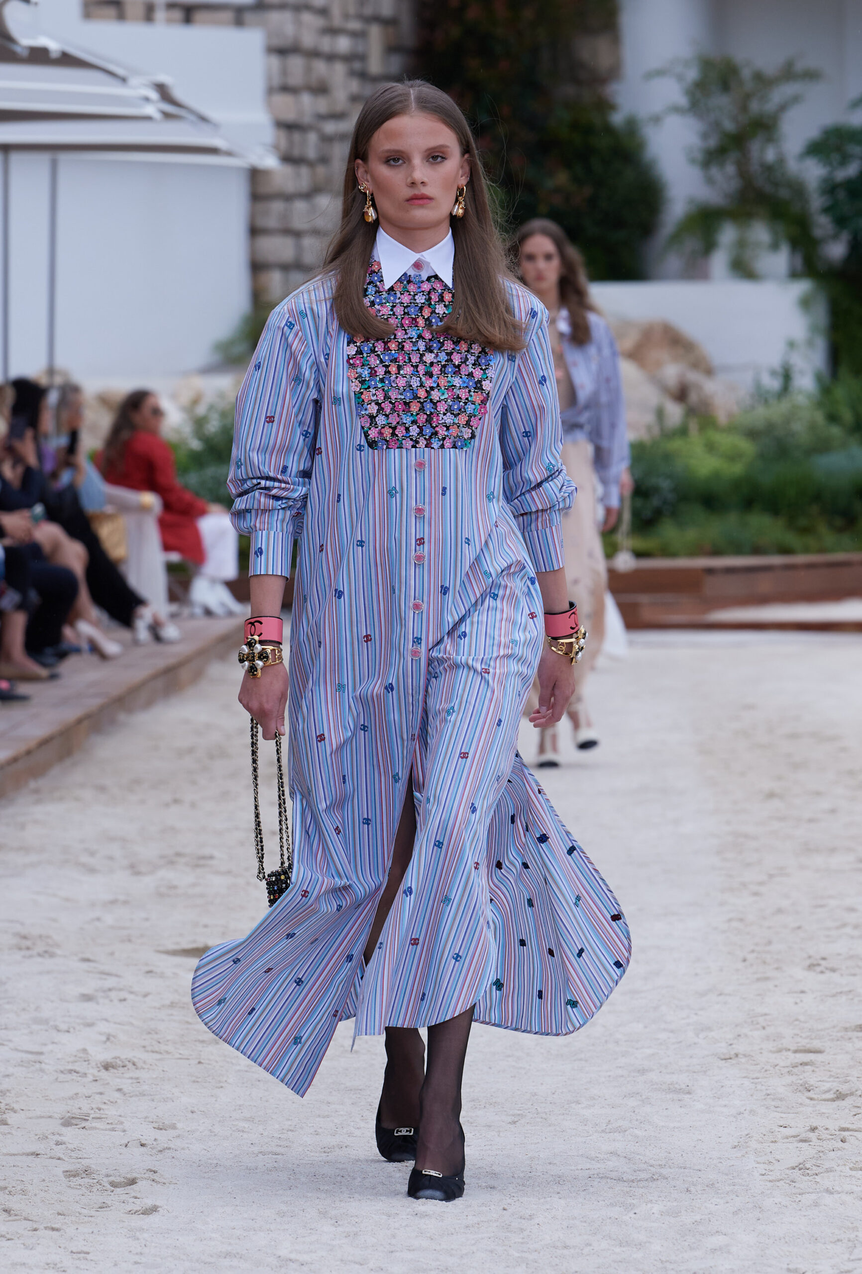To Chanel Cruise 2022/23 show ήταν Formula 1 inspired-9