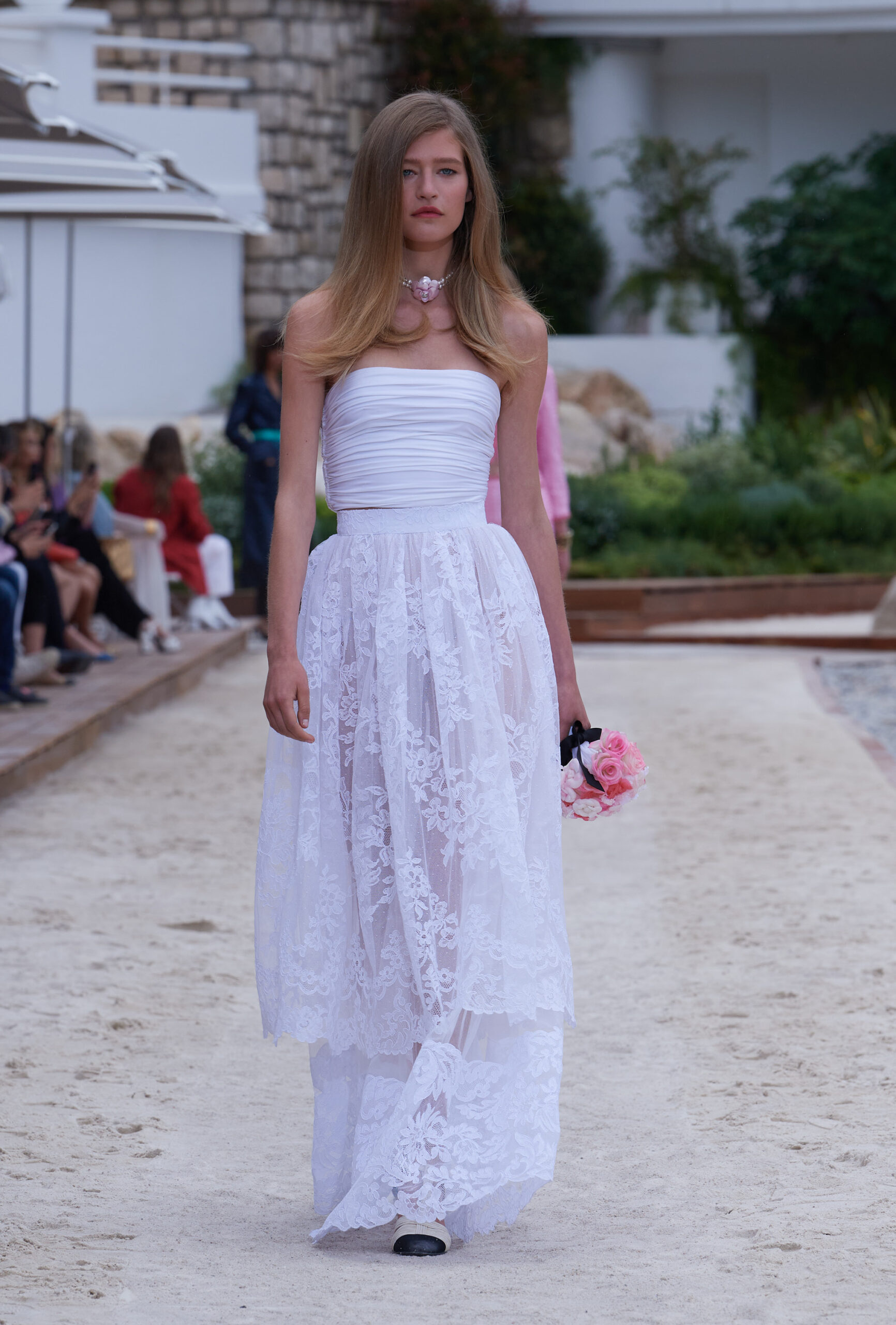 To Chanel Cruise 2022/23 show ήταν Formula 1 inspired-3