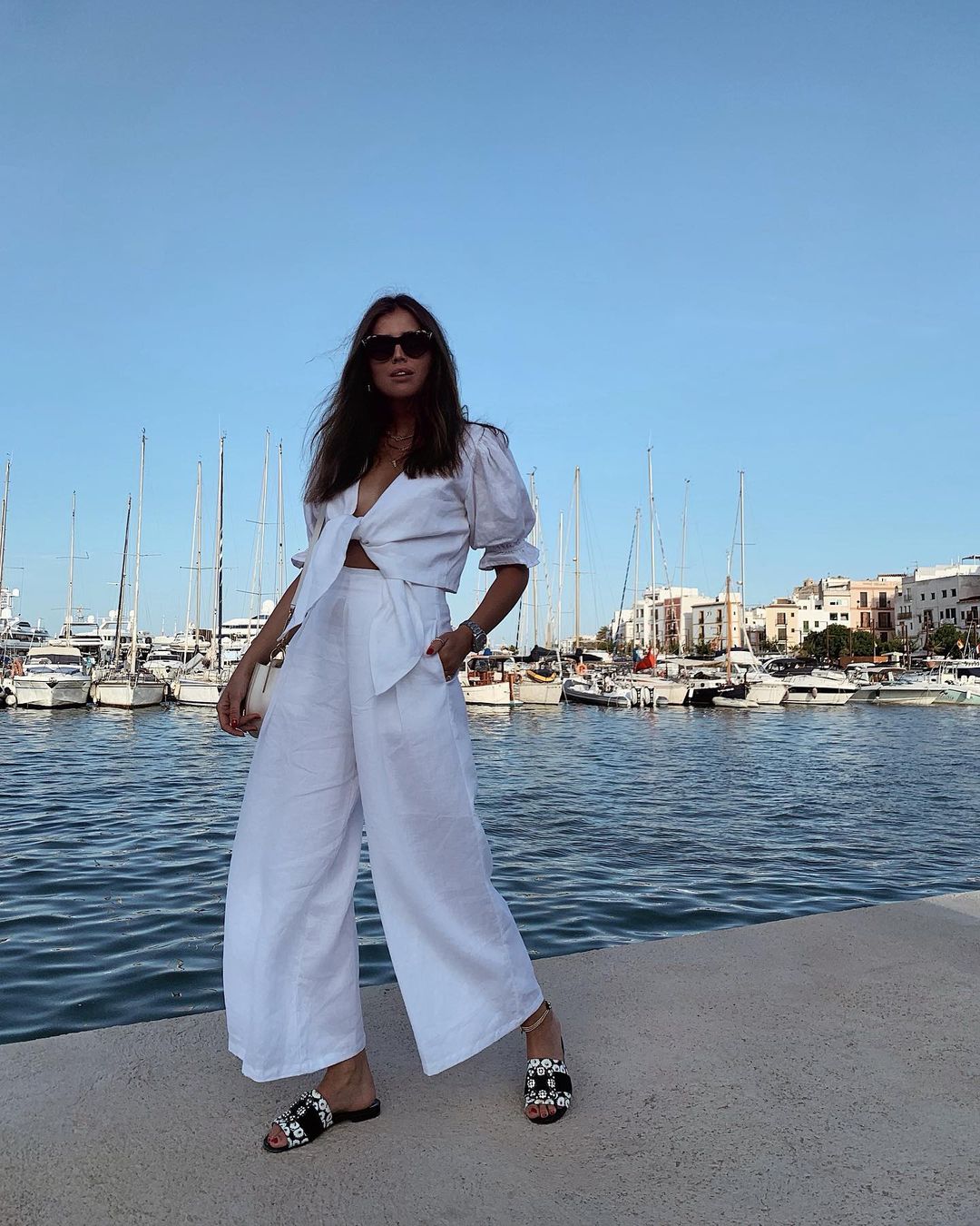 Λευκό παντελόνι: Πώς θα το φορέσετε στο γραφείο, το date night, τις διακοπές;-8