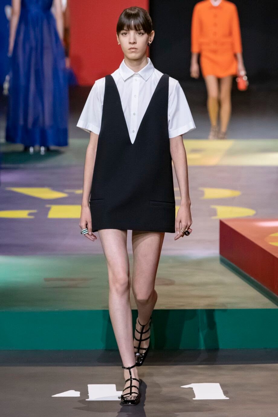 Mary Janes και φόρεμα: Ο parisian chic συνδυασμός του καλοκαιριού-3