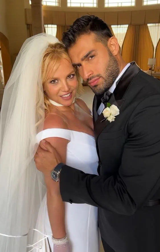 H Vogue στο γάμο της Britney Spears με τον Sam Asghari-2