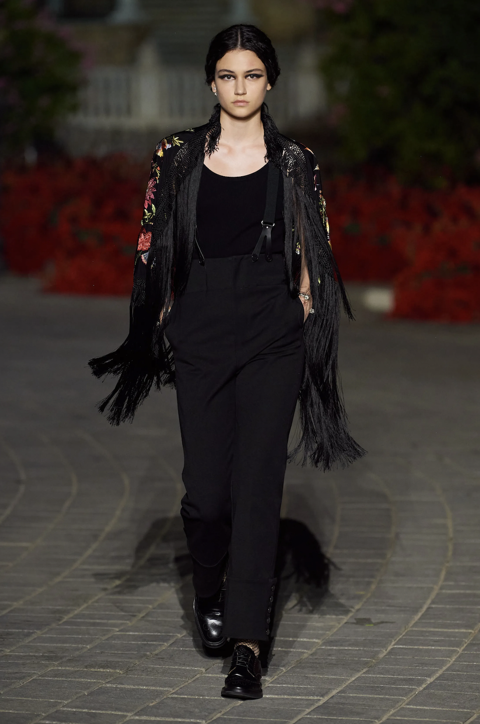 Το σάλι γίνεται trend με την έγκριση του οίκου Dior-1