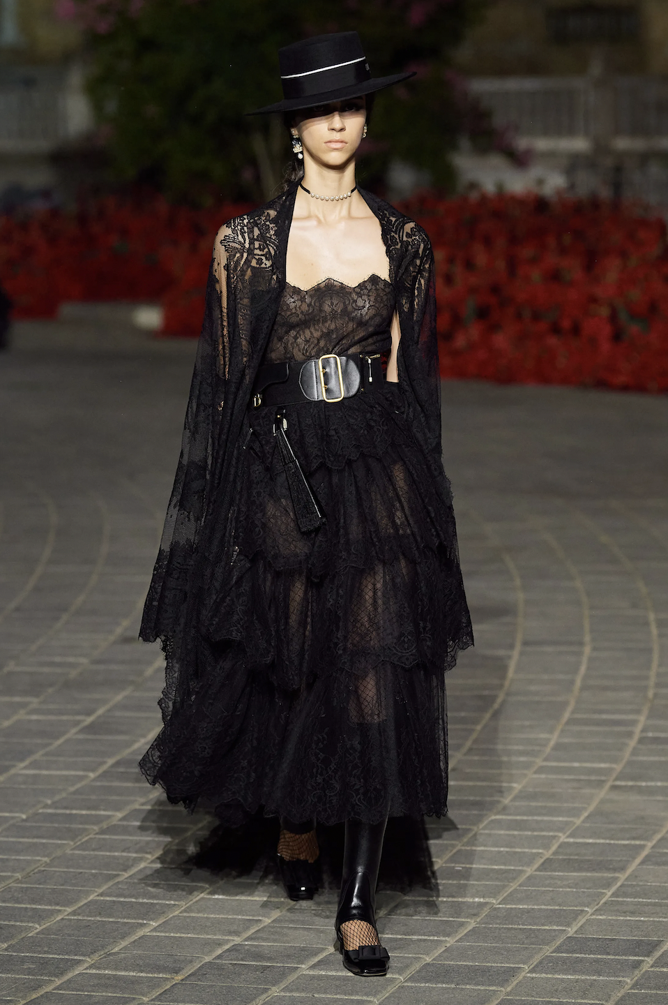 Το σάλι γίνεται trend με την έγκριση του οίκου Dior-2