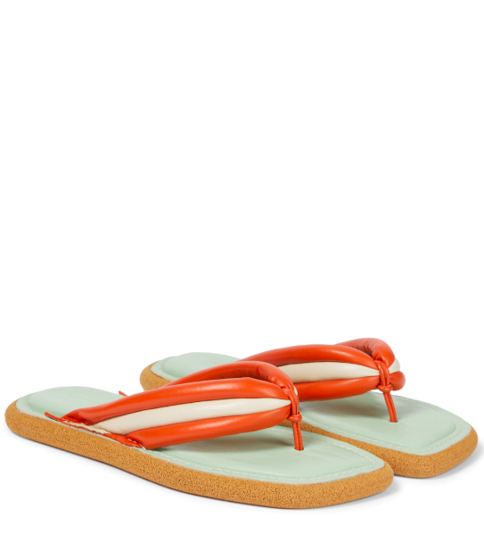 Puffy sandals: Τα πιο elegant ζευγάρια του καλοκαιριού-2