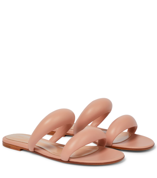 Puffy sandals: Τα πιο elegant ζευγάρια του καλοκαιριού-3