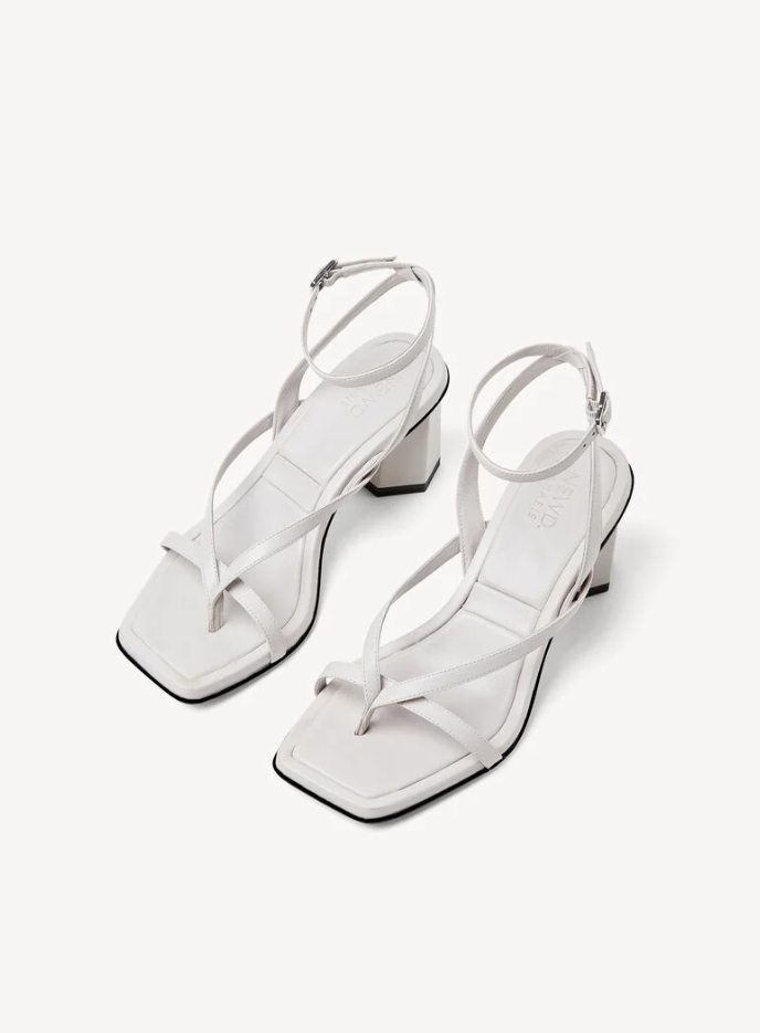 Square-Toe πέδιλα: Τα 7 πιο trendy παπούτσια για κάθε στυλ-3